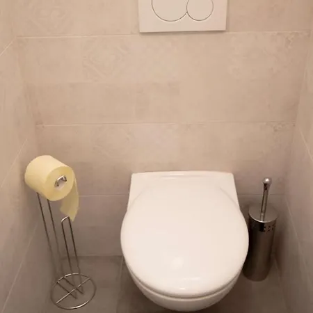 Spacious 63qm Flat Private Balcony Apartament
