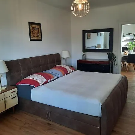 Spacious 63qm Flat Private Balcony *