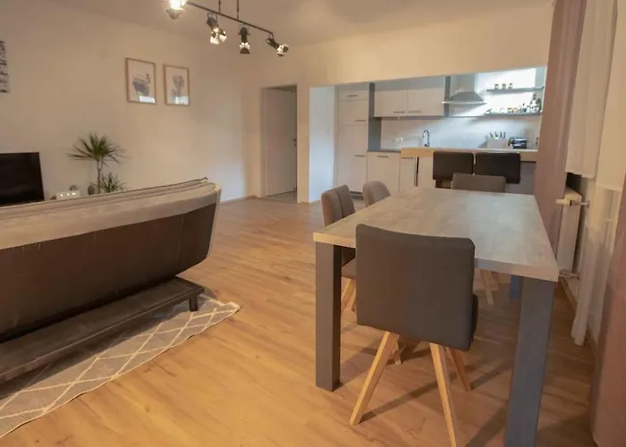 Spacious 63qm Flat Private Balcony