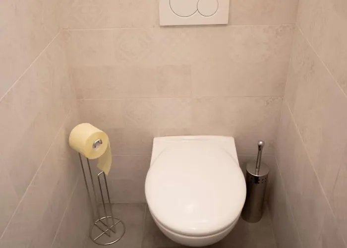 Spacious 63qm Flat Private Balcony Appartamento